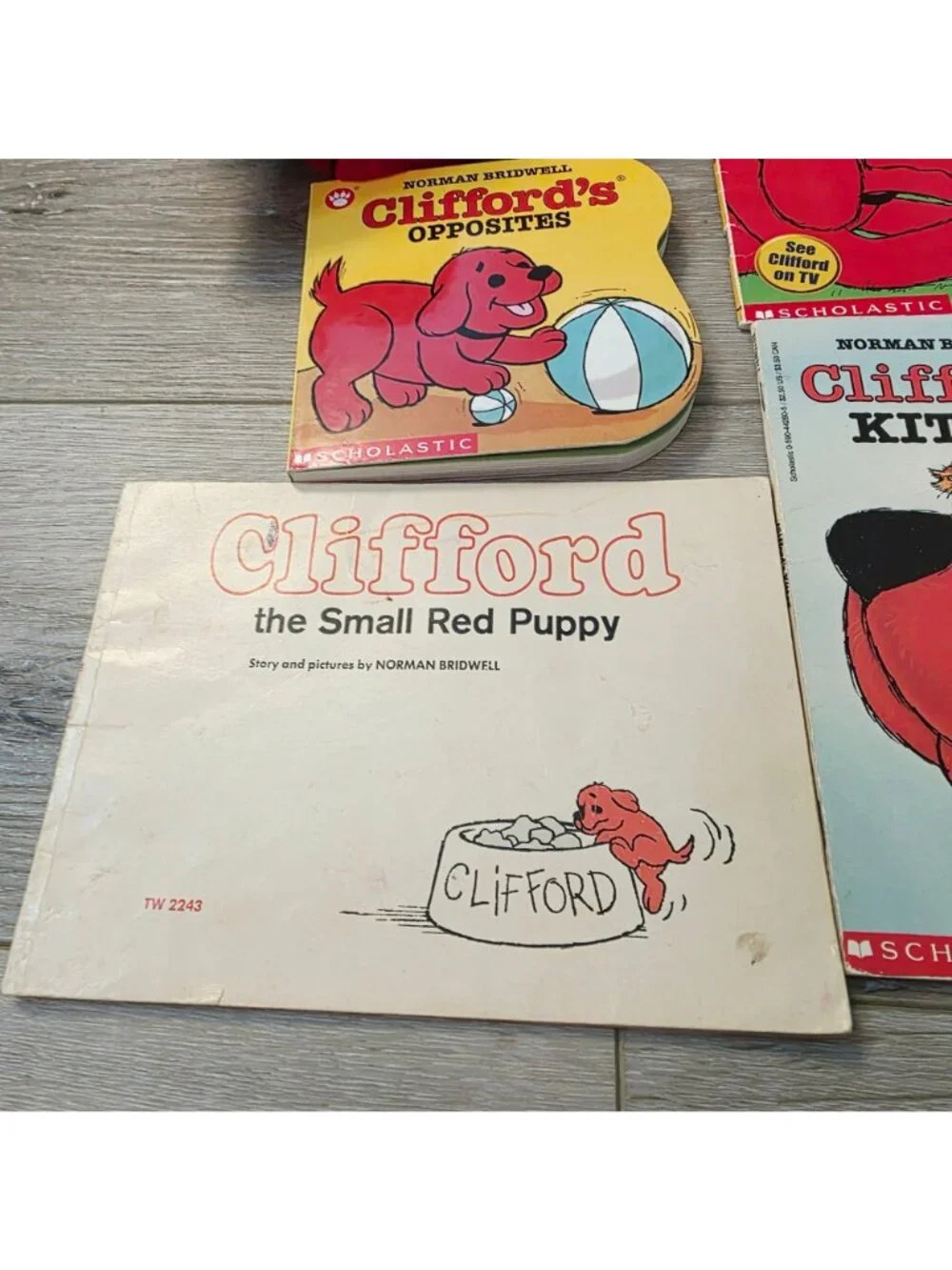 Mix Clifford the Big Red Dog Plush 5 Books Lot Firehouse Opposites Kitchen House